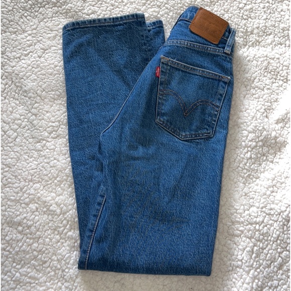 Levi's Denim - SOLD!! Levi’s Ribcage Straight Jeans